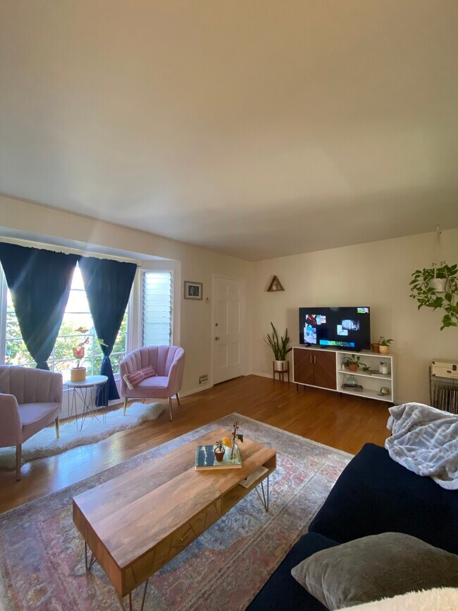 Photo - 1322 Ocean Park Blvd Unidad 1/2