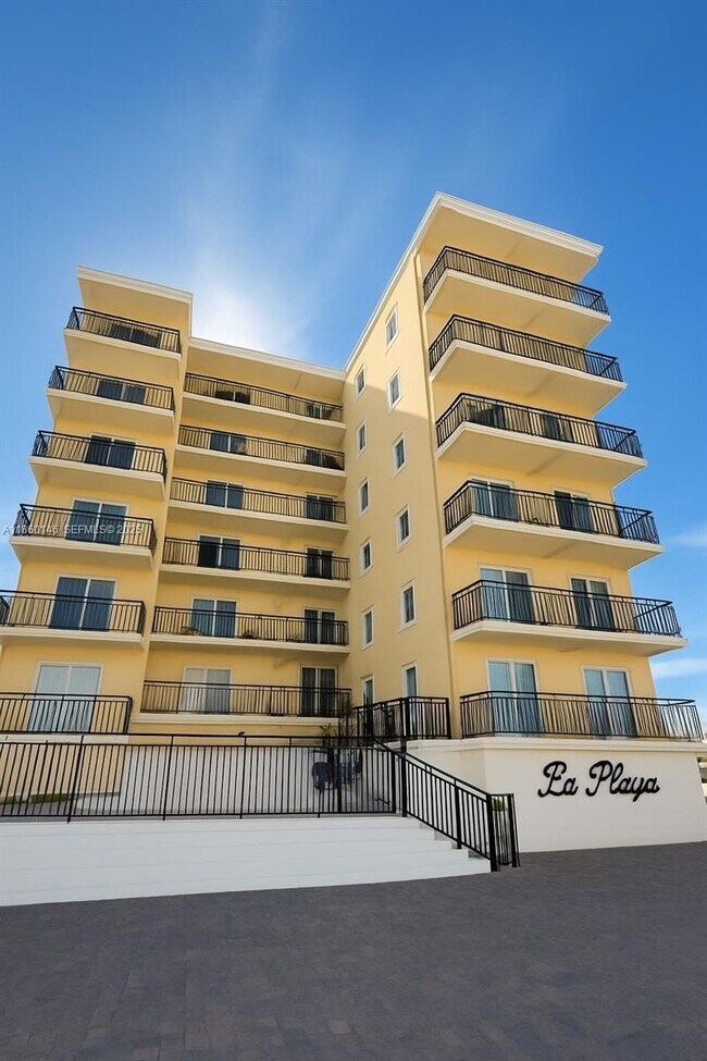 Building Photo - 1815 N Surf Rd Unit 502