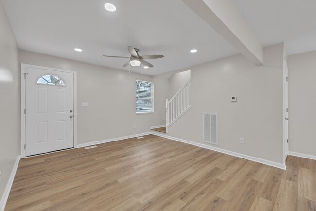 Photo - 8 E Preston St