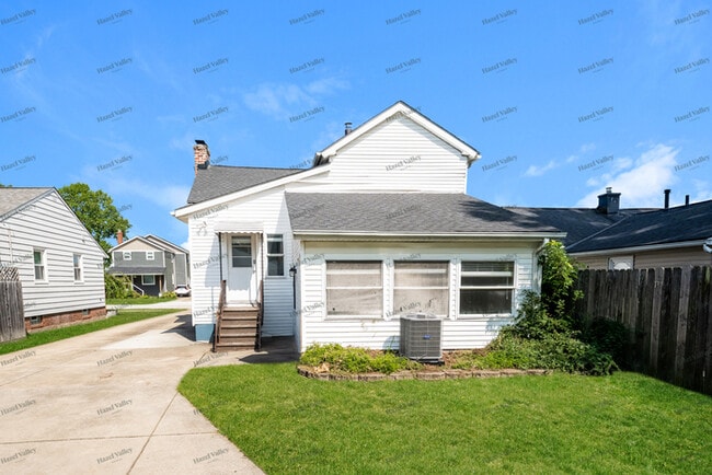 Building Photo - 1662 Crestwood Rd Rental