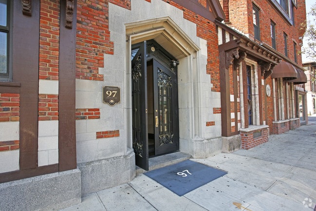 Fairfield Gables At Cedarhurst Village