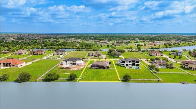 Photo - 5942 Sagamore Bay Ln