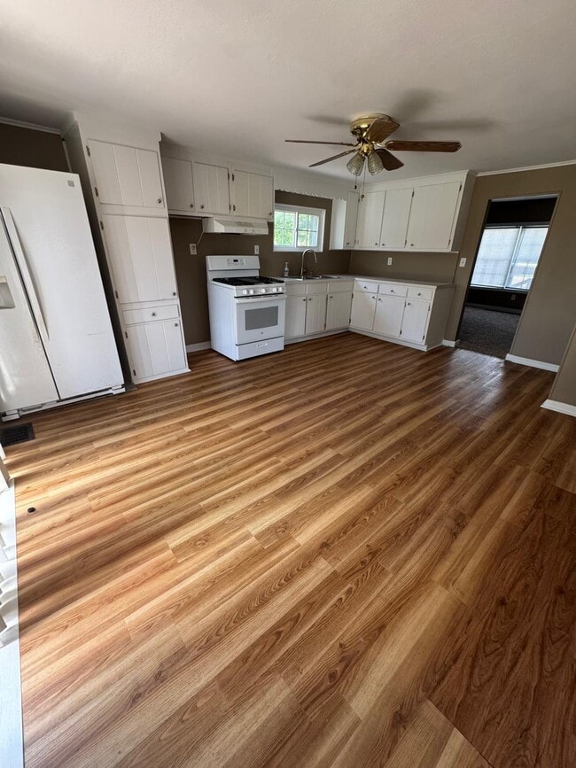 Photo - 7801 Morgan Rd