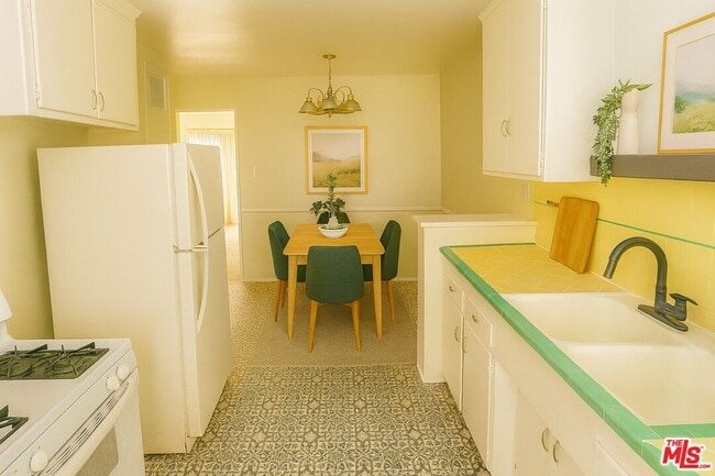 Photo - 828 N Alta Vista Blvd Unidad 7