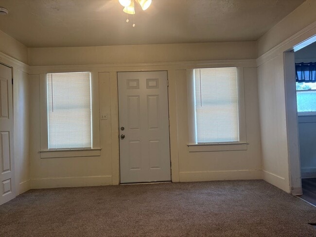 Photo - Affordable 1 bedroom 1 bathroom home on Marks and McKinley.