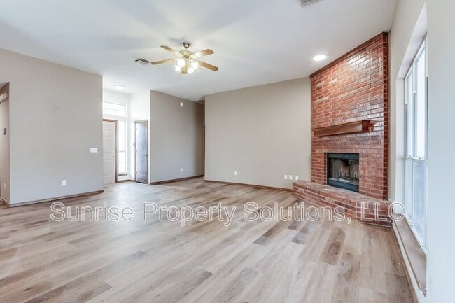 Photo - 509 Gyrfalcon Dr Casa