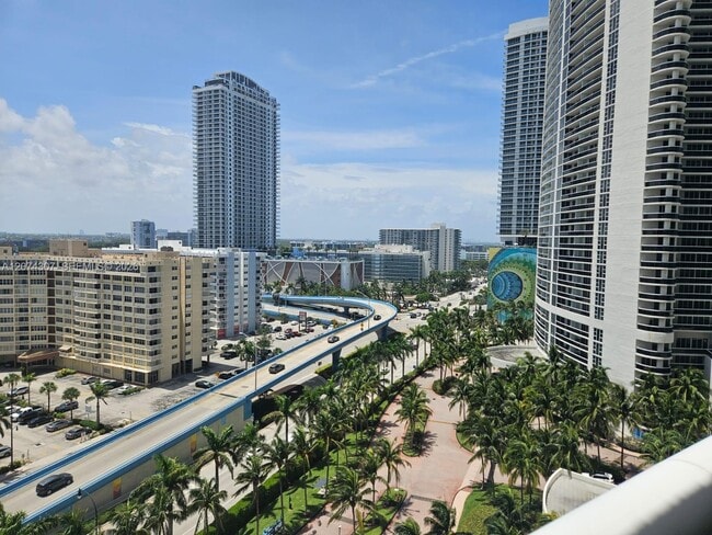 Building Photo - 1850 S Ocean Dr Unit 1409
