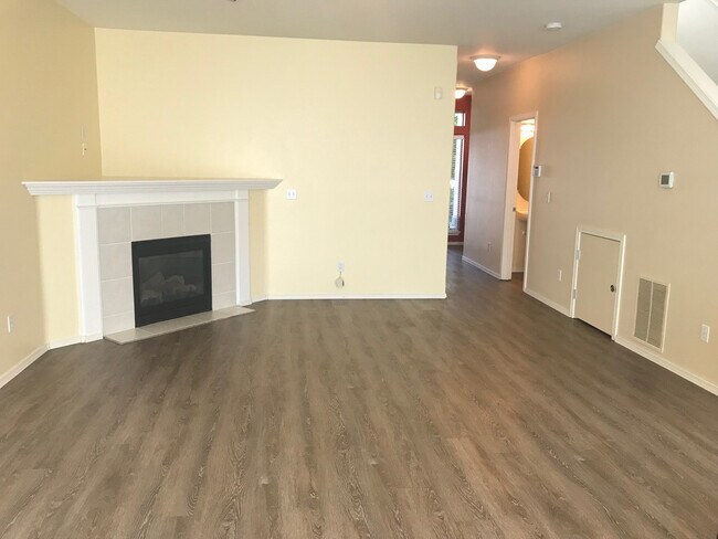 Photo - Fantastic Townhome close to Nike