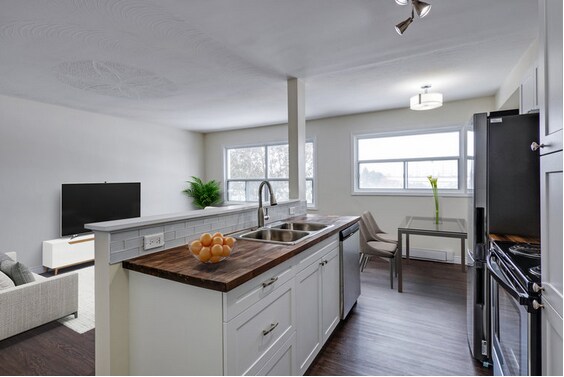 Photo - Parkland Apartments