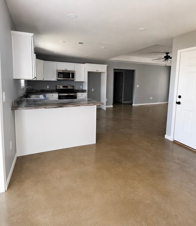 Photo - 209 Formon Dr