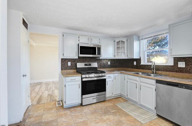 Photo - 1649 N Missouri Ave House