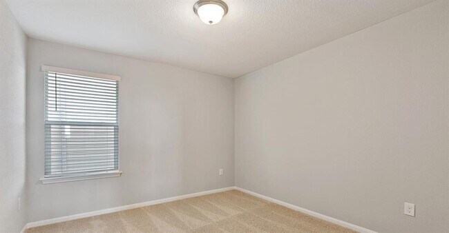 Photo - 14111 Macquarie Dr