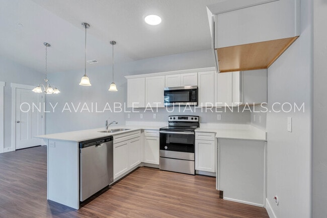 Building Photo - 13537 Commodus Dr Unit F303