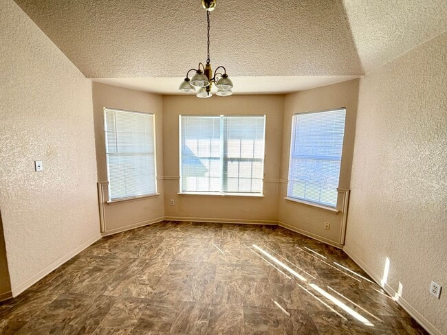 Photo - 2202 Amethyst Dr