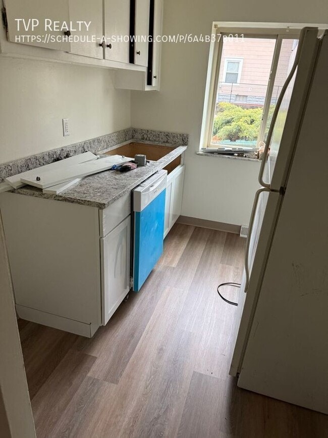 Photo - 3 E Erie Ave