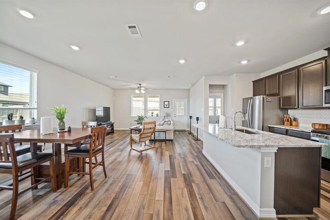 Building Photo - 2210 Islawild Wy