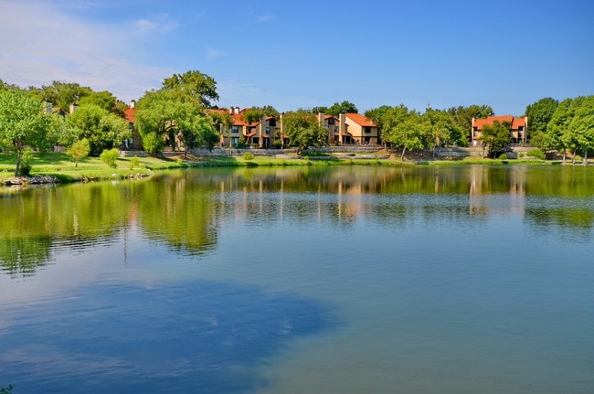 lakeview - Lakehill Townhomes