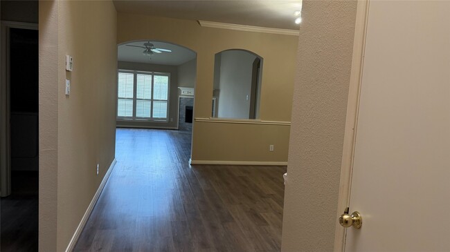 Photo - 4810 Bonny Loch Ln