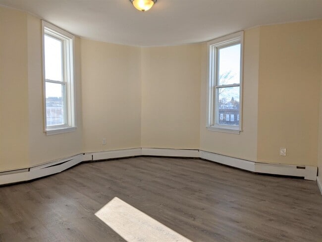 Building Photo - 290 Prospect St Unit 1