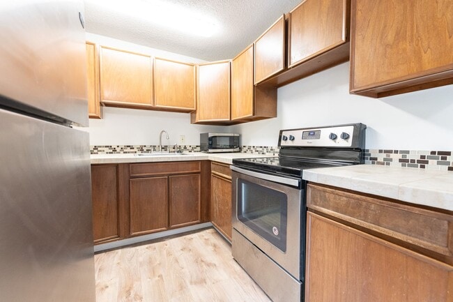 Building Photo - 2609-11 SE 25th Unit 2609