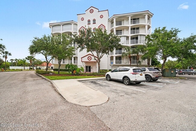 Building Photo - 820 Del Rio Way Unit 401