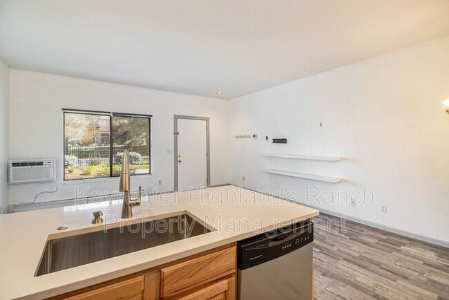 Photo - 532 Oakwood Dr