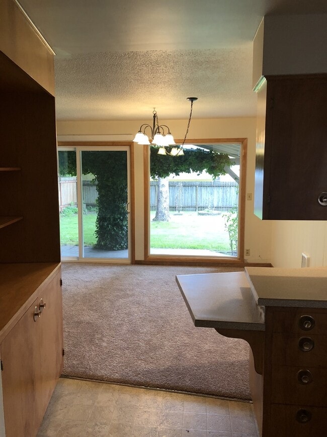 Photo - 800 NE 15th St