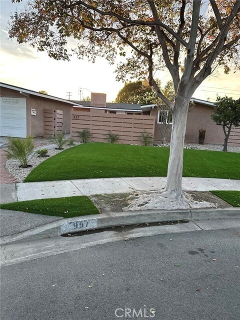 Photo - 957 S Salem St