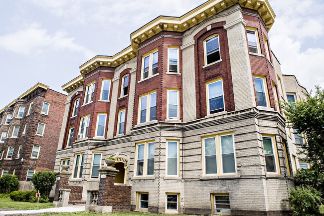 The Renaud & Touraine - The Renaud & Touraine Apartments