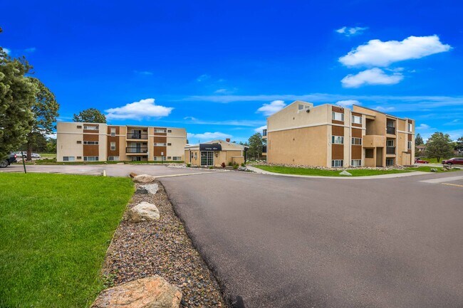 Photo - Broadmoor Springs