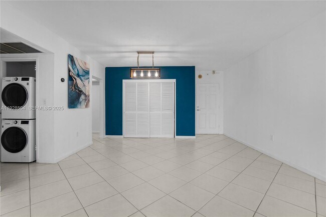 Photo - 10350 W Bay Harbor Dr Unidad 2L