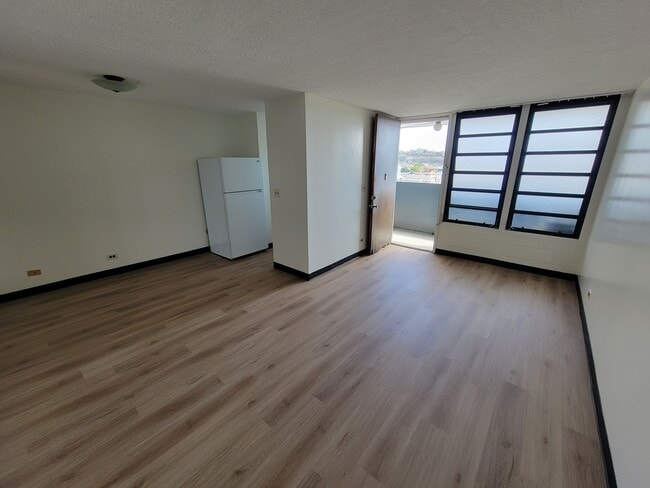 Photo - 3175 Waialae Ave Unidad 804