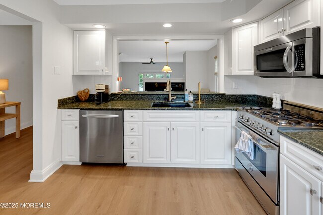 Photo - 18 Wyckham Rd