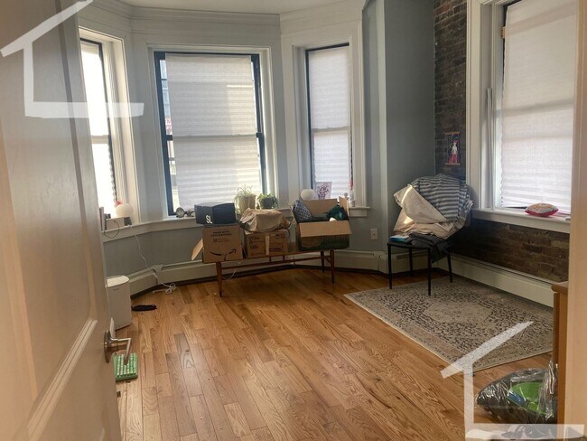 Photo - Don't miss out on this amazing deal!