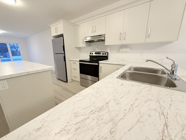 Photo - 3250 River St Unit 3