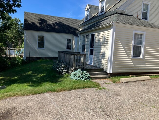 Building Photo - 26 Otis Ave Unit 2 Rental