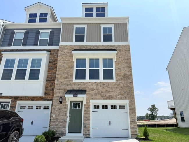 Building Photo - 29860 Bankert Dr