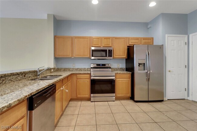 Photo - 936 Hampton Cir Unidad 86