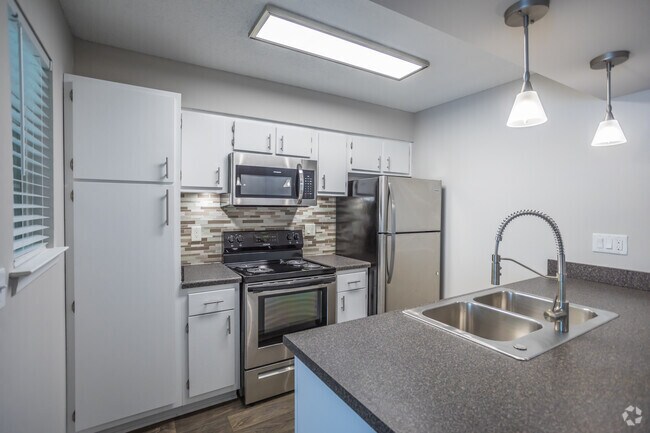 1 BR, 1 BA - Renovated - 750 SF