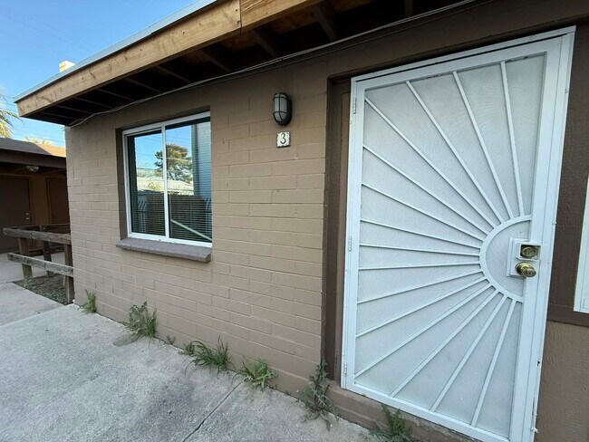 Photo - 5425 E 30th St Unidad 3