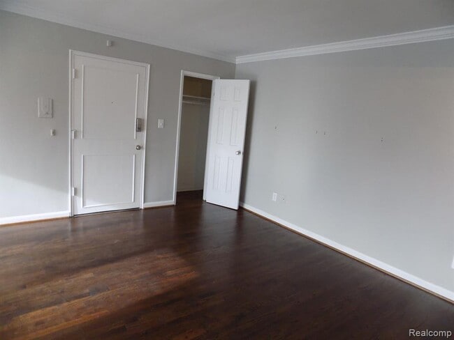 Photo - 25863 Woodward Ave Unit 202