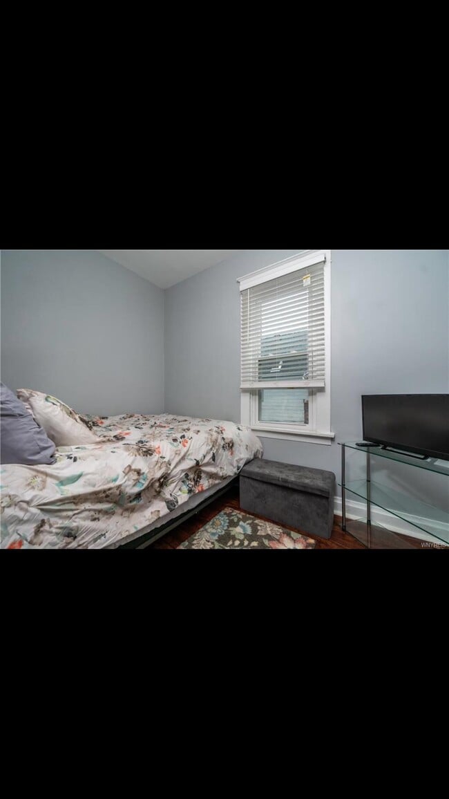 Photo - 118 Whitney Pl Unit 118 Whitney Place upper