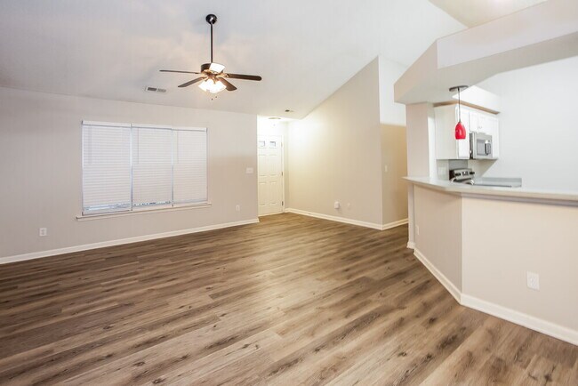 Photo - 5832 Mahogany Pl SW