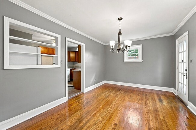 Photo - 309 W 38th St