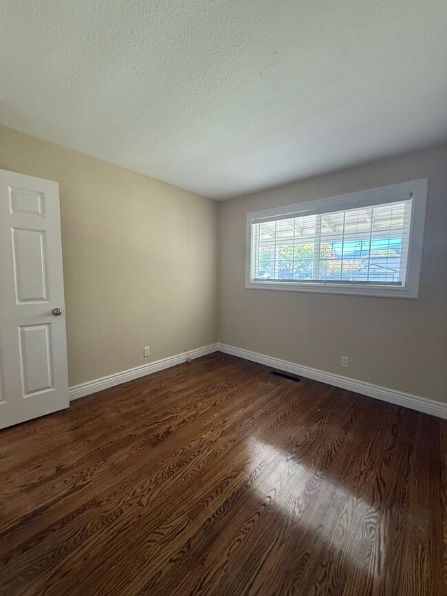 Photo - 1767 Cardel Way