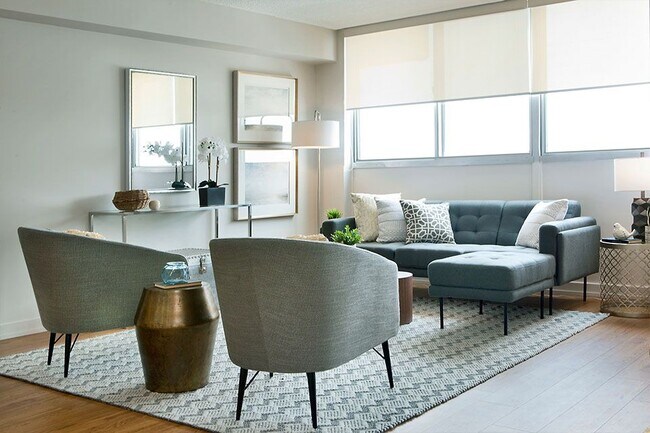 Photo - Royal Rose Apartments