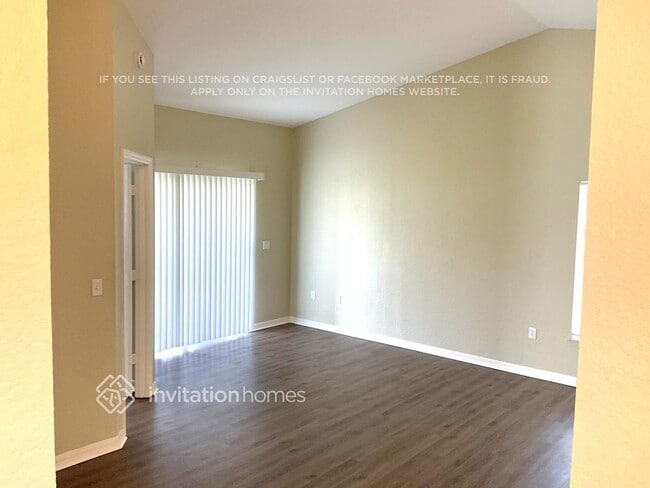 Photo - 1077 Merrimack Blvd