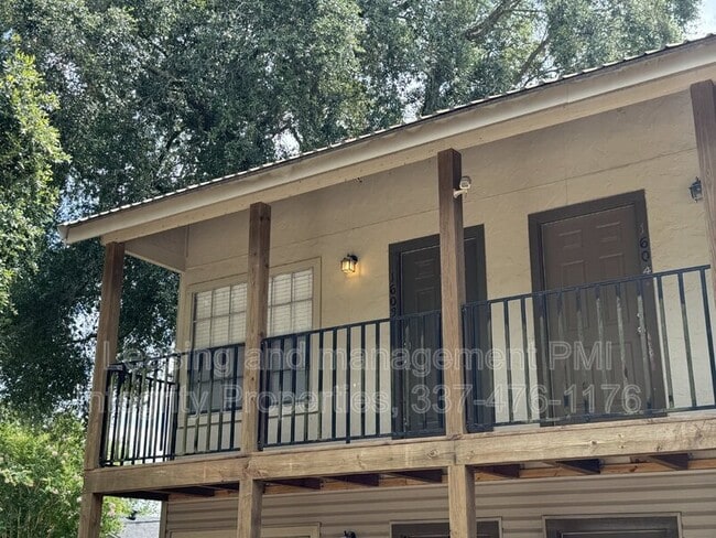 Building Photo - 300 Lozes Ave