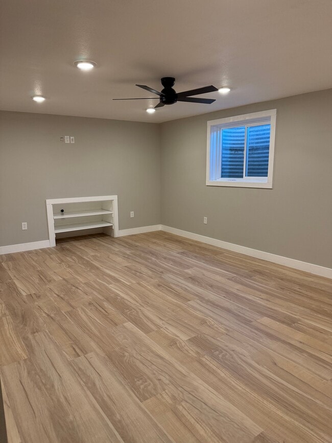 Building Photo - 551 S 780 W