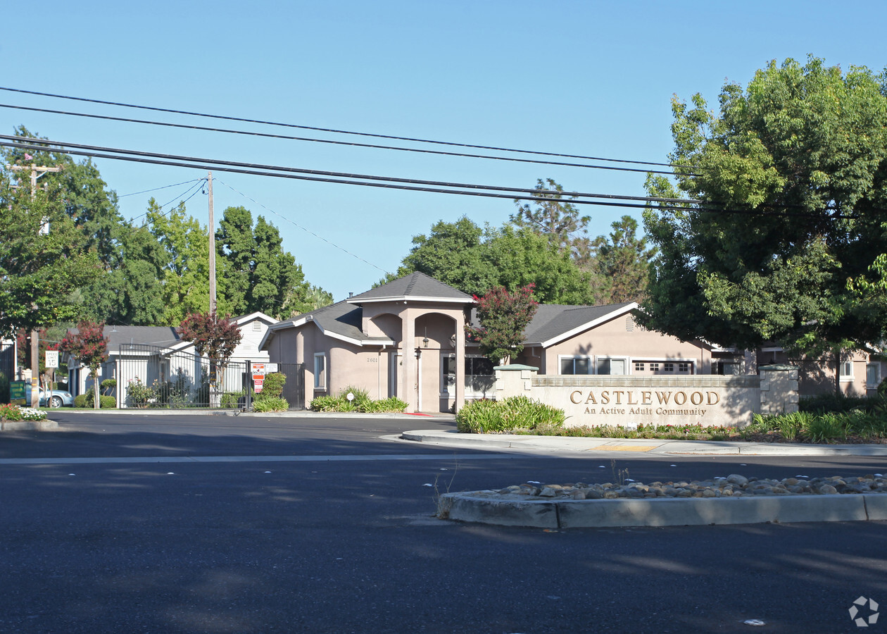 Castle Gardens - Castle Gardens Apartments